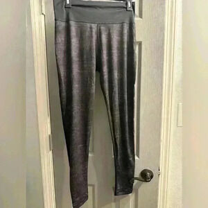 Women’s leggings by Adidas in black & gray high waisted with raised pattern LG